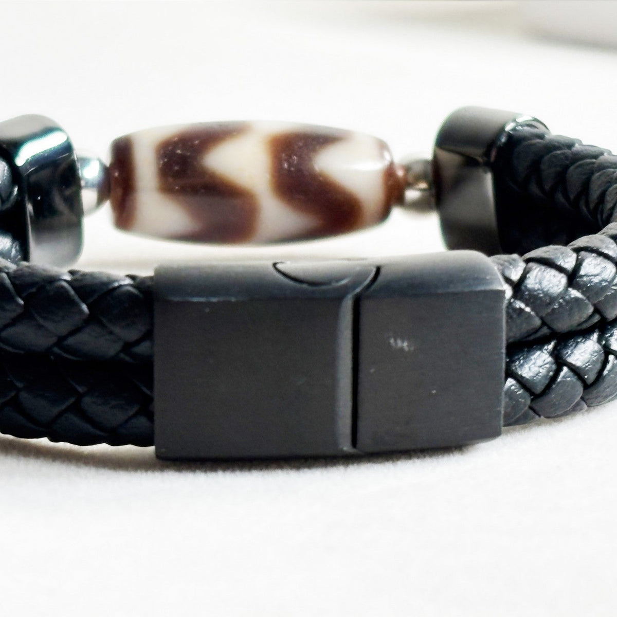 Tiger Tooth Wave Dzi Bead w/ Leather Bangle