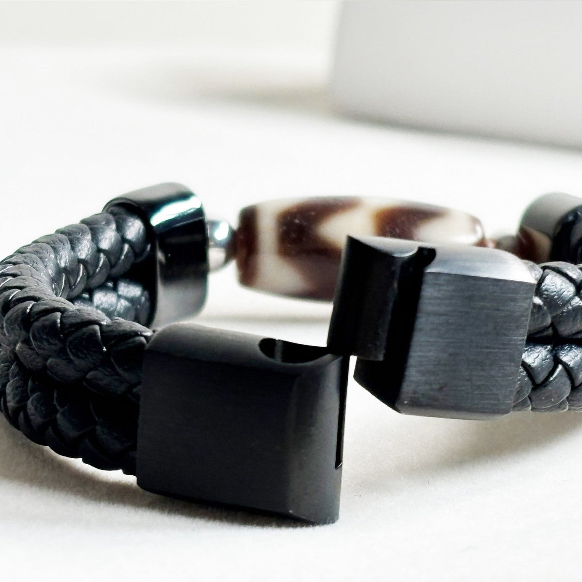 Tiger Tooth Wave Dzi Bead w/ Leather Bangle