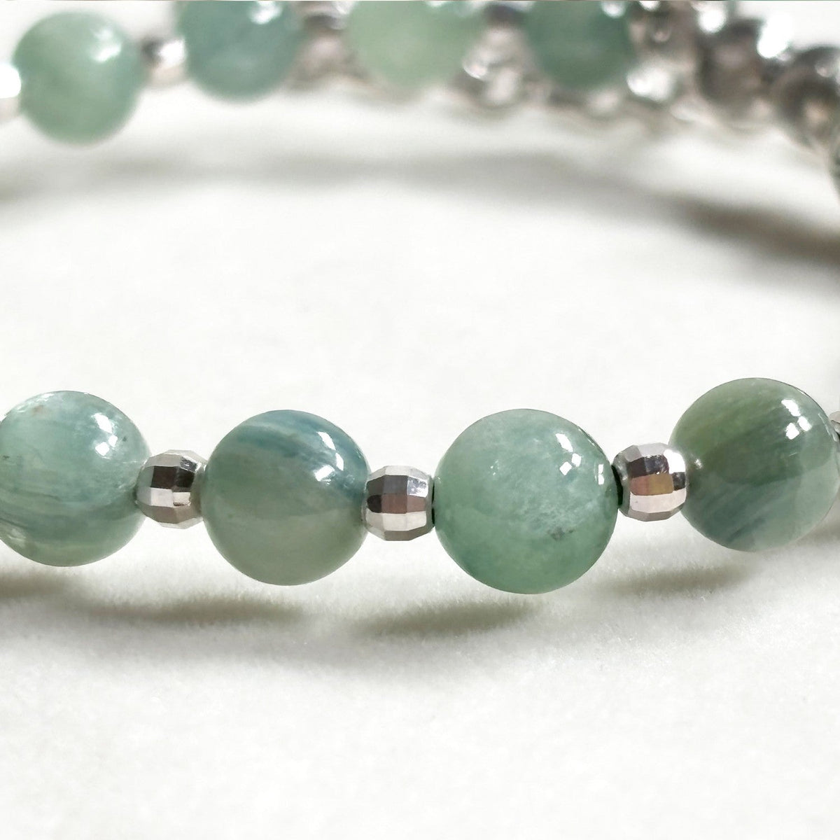 Wujie Boundless Dzi Bead w/ Green Kyanite Bangle